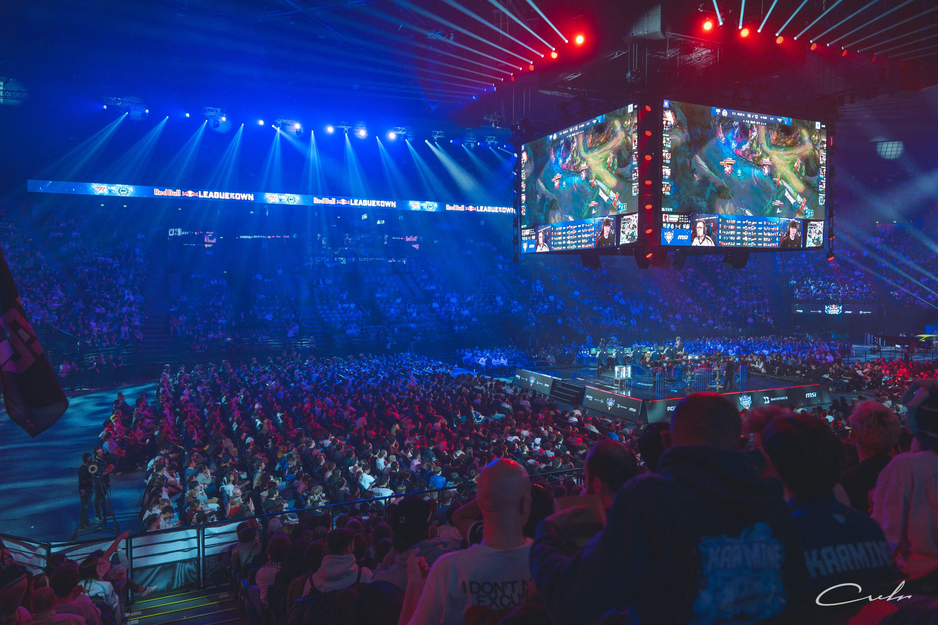 Red Bull League of Its Own photos,événement esport Red Bull,reportage tournoi League of Legends,photographe esport France,captation compétition gaming,ambiance public esport,scène esports internationale,photo tournoi gaming,contenu visuel événement Red Bull,photographe live gaming,images League of Legends pro,événement esport Europe